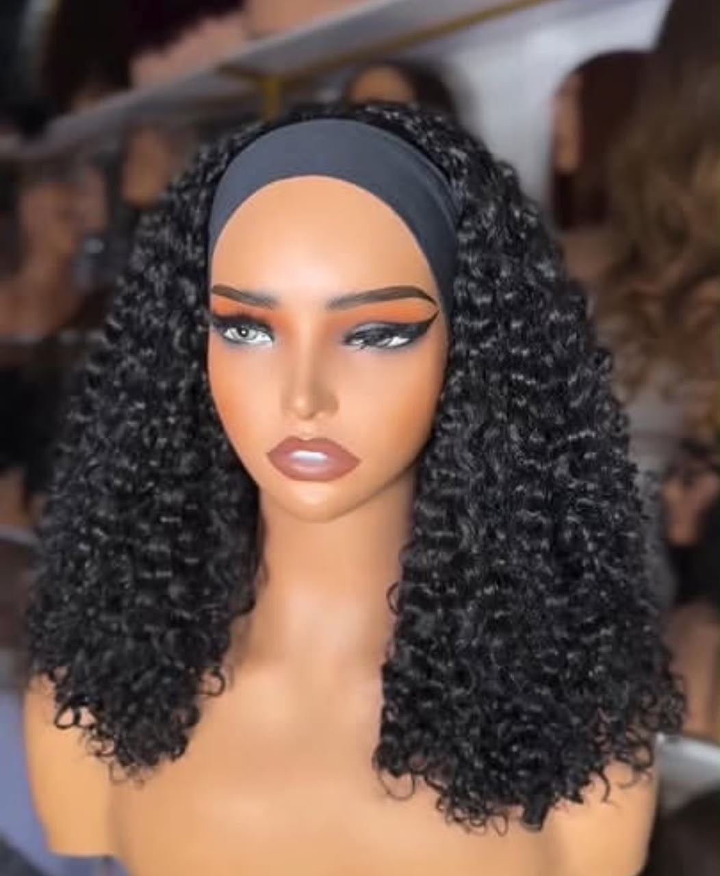 Meia peruca com turbante (Half-wig)